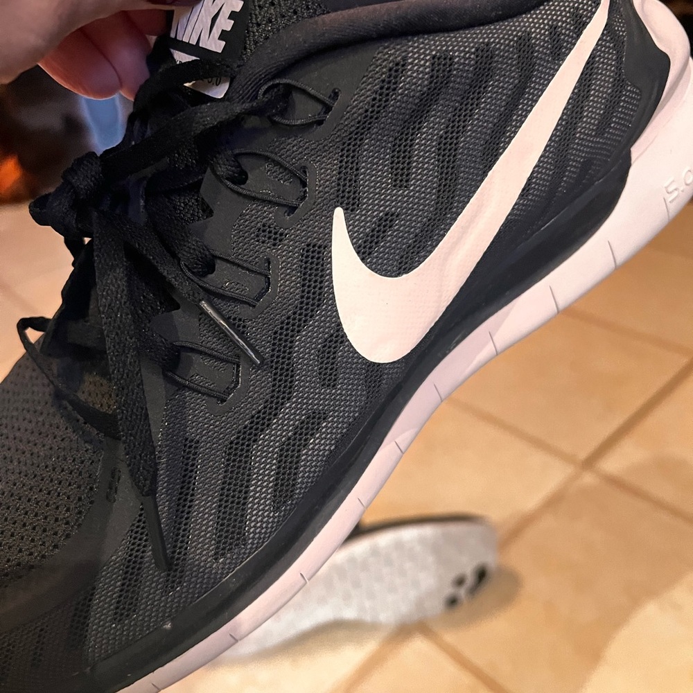 Running shoes